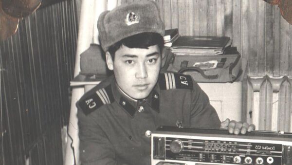 Президент КР Садыр Жапаров в молодости - Sputnik Кыргызстан