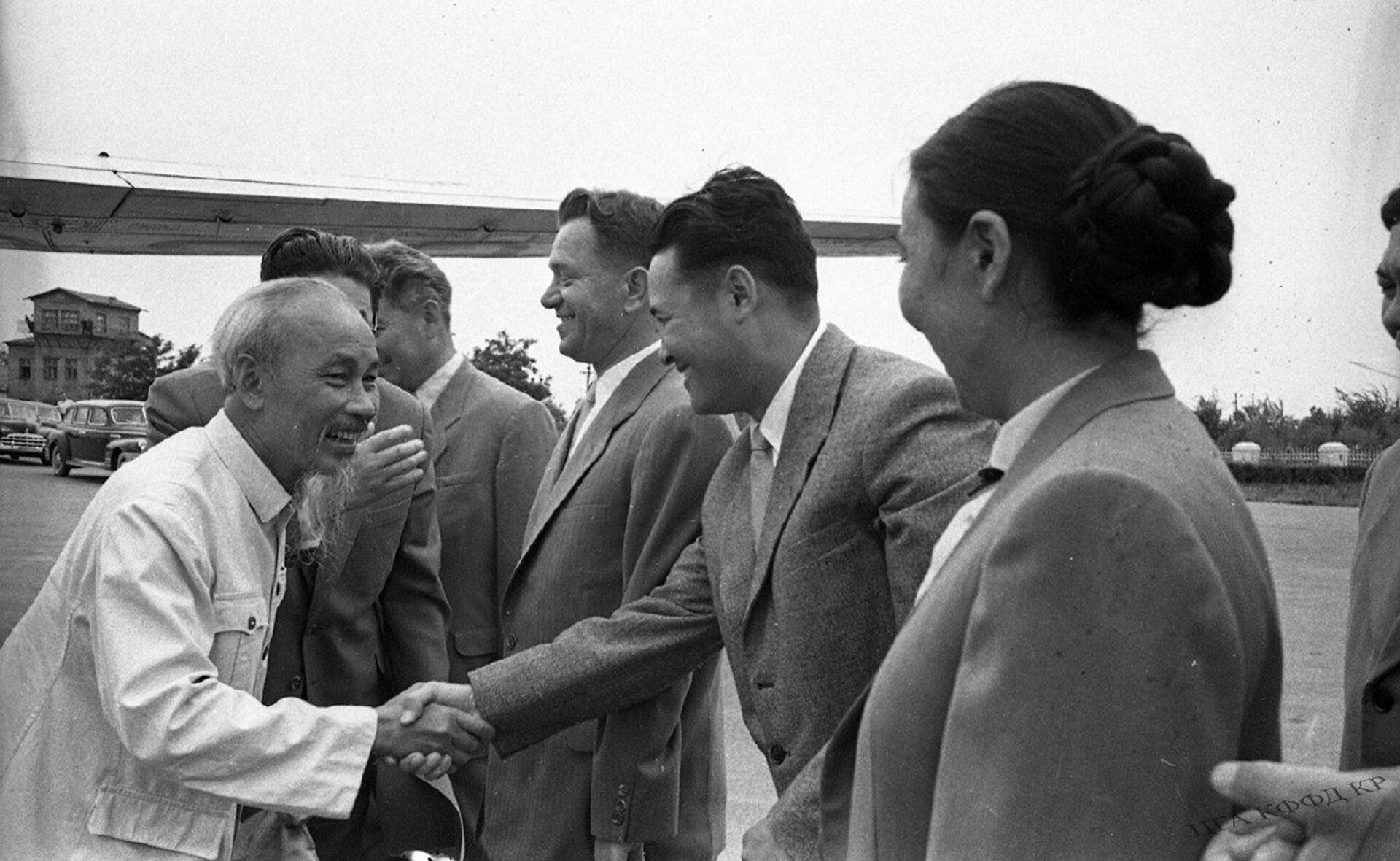 Прибытие президента Вьетнама Хо Ши Мина в Кыргызстан - Sputnik Кыргызстан, 1920, 16.12.2021