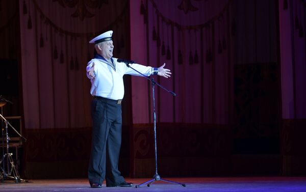 Кара деңиз флотунун ыр жана бий ансамбли Бишкекте концерт берди - Sputnik Кыргызстан