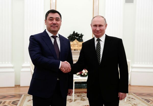 Президент РФ В. Путин провел переговоры с президентом КР С. Жапаровым - Sputnik Кыргызстан