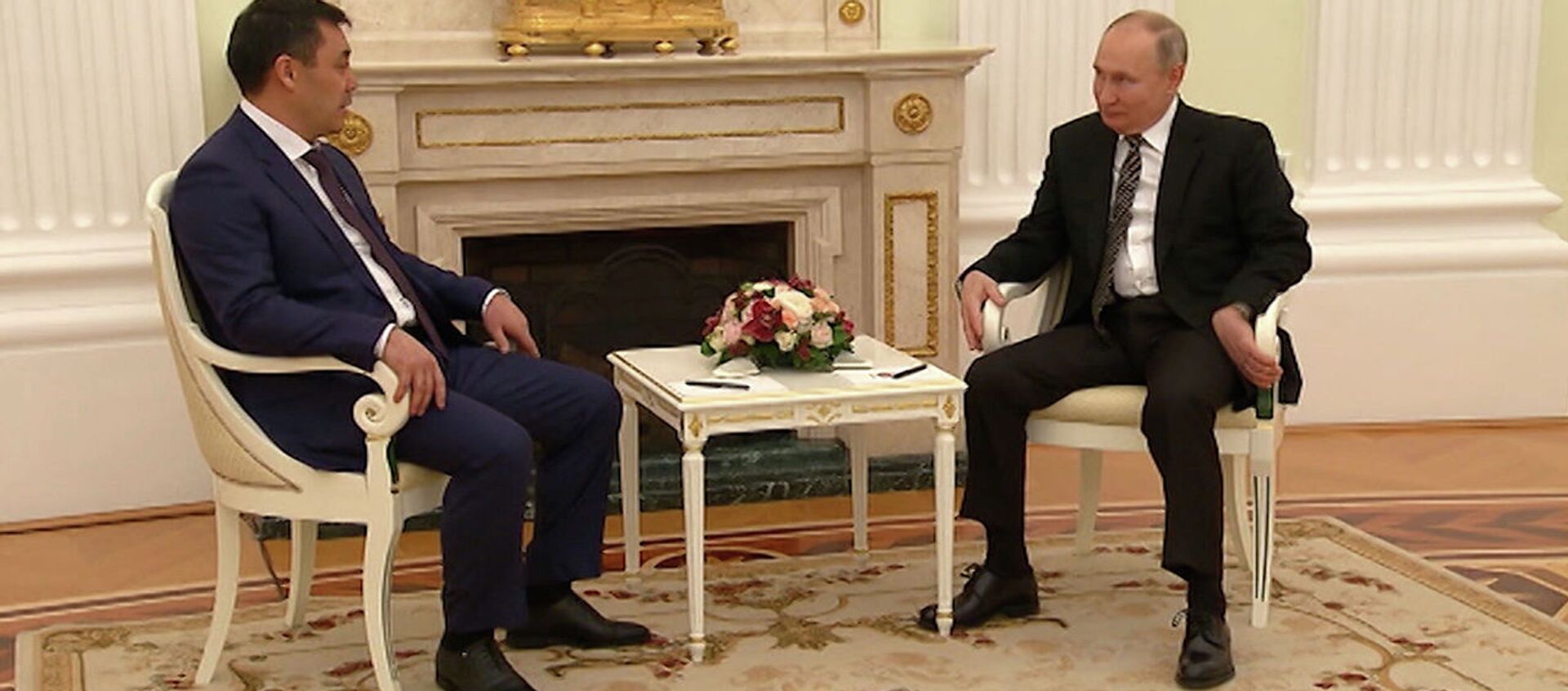 Как прошла первая встреча Садыра Жапарова и Владимира Путина — полное видео - Sputnik Кыргызстан, 1920, 24.02.2021