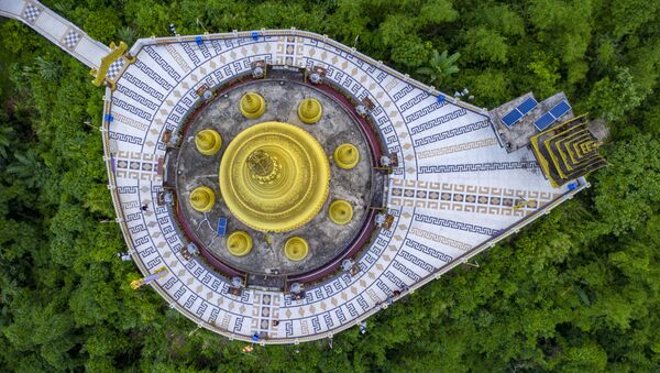 Снимок второго по величине буддийского храма в Бангладеш — Buddha Dhatu Jadi  - Sputnik Кыргызстан