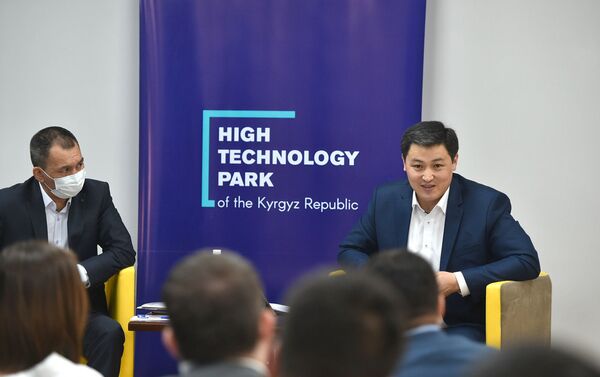 Премьер-министр Кыргызской Республики Улукбек Марипов встретился с предпринимателями, работающими в IT-сфере.  - Sputnik Кыргызстан