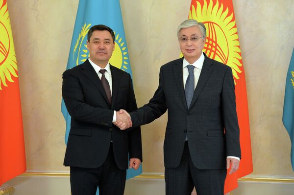 Он особо подчеркнул, что ближе народов, чем кыргызы и казахи, нет - Sputnik Кыргызстан
