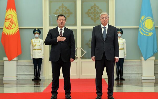 Президент Казахстана отметил, что между странами нет вопросов, по которым нельзя было бы найти взаимоприемлемых решений - Sputnik Кыргызстан