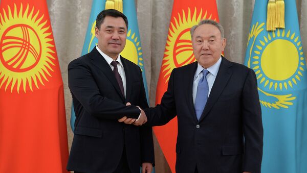 Президент Кыргызстана Садыр Жапаров во время встречи с первым президентом Казахстана Нурсултаном Назарбаевым - Sputnik Кыргызстан