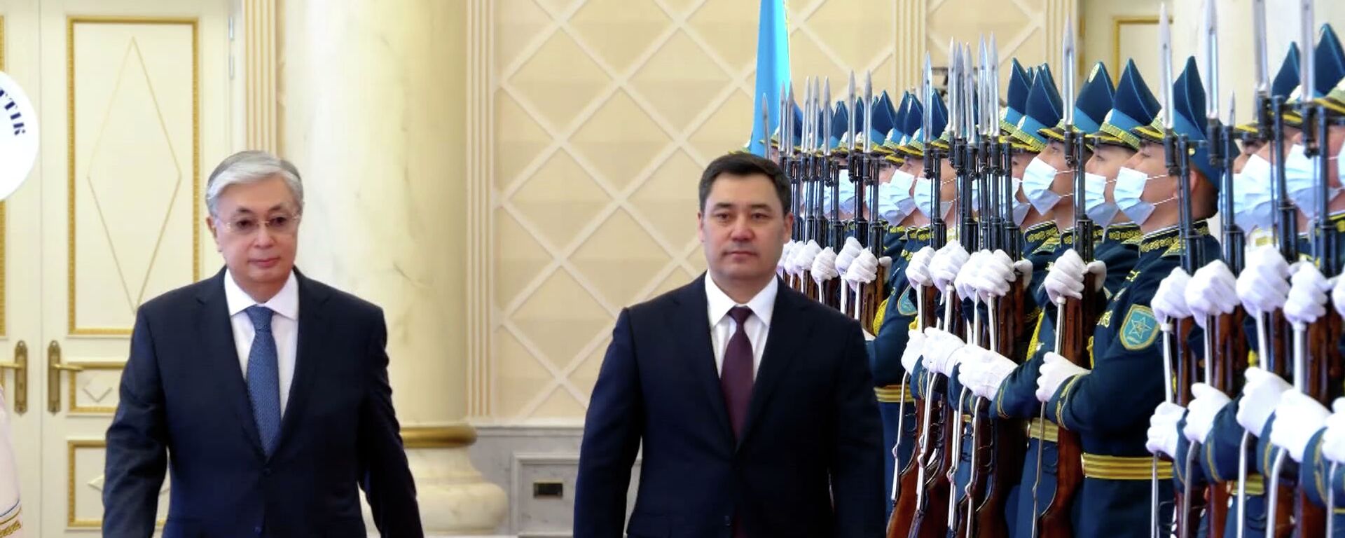Жапаровдун Казакстанга болгон сапарынын биринчи күнү кандай өттү. Видео Жапаровдун Казакстанга болгон сапарынын биринчи күнү кандай өттү. Видео - Sputnik Кыргызстан, 1920, 02.03.2021