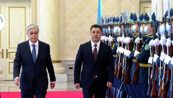 Как проходит госвизит Жапарова в Казахстан в одном видео - Sputnik Кыргызстан