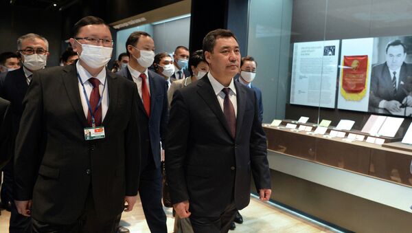 Президент Кыргызстана Садыр Жапаров в рамках государственного визита в Казахстан посетил музей первого президента РК Нурсултана Назарбаева в городе Нур-Султан  - Sputnik Кыргызстан