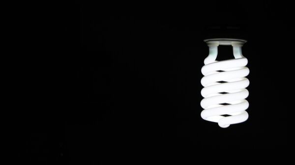 Энергосберегающая лампочка. Иллюстративное фото - Sputnik Кыргызстан