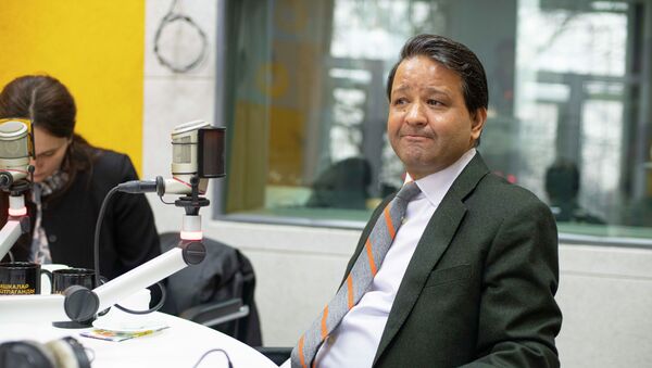  Чрезвычайный и Полномочный посол Индии в Кыргызстане Алок Амитабх Димри во время интервью - Sputnik Кыргызстан