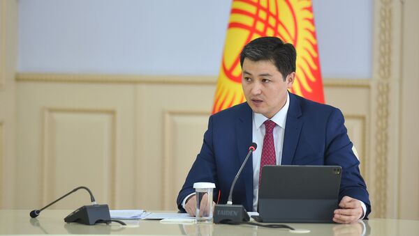 Премьер-министр КР Улукбек Марипов выступает на заседании - Sputnik Кыргызстан