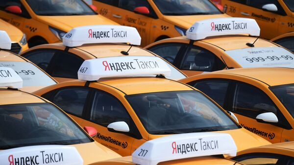 Автомобили Яндекс Такси. Архивное фото - Sputnik Кыргызстан