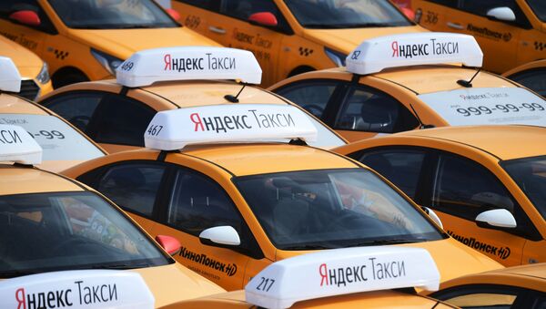 Стоянка автомобилей службы Яндекс.Такси - Sputnik Кыргызстан