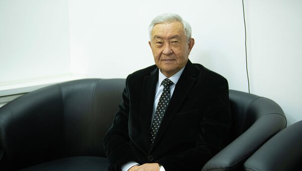 Саясий ишмер, медицина илимдеринин доктору, профессор Накен Касиев - Sputnik Кыргызстан