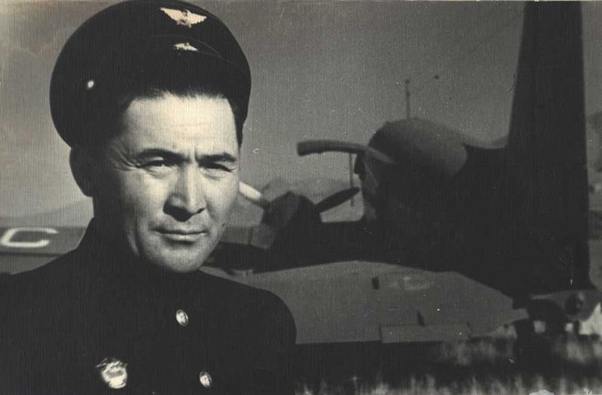 Заслуженный пилот СССР Ишембай Абдраимов - Sputnik Кыргызстан, 1920, 16.12.2021