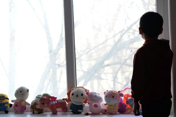 Сейчас дети проходят курс реабилитации перед тем, как их передадут родственникам - Sputnik Кыргызстан