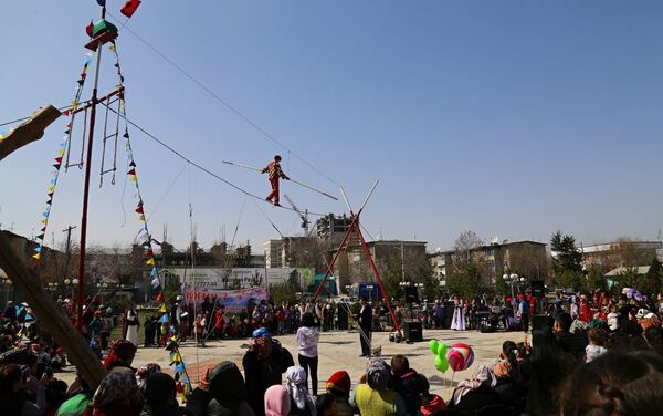 Накануне в парке Мээрим прошли национальные игры и была подготовлена традиционная праздничная программа - Sputnik Кыргызстан