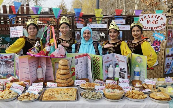 Сегодня в каждом МТУ южной столицы готовят традиционное праздничное угощение — сумолок - Sputnik Кыргызстан