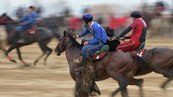 Команды Ынтымак во время финала по кок-бору в Чолпон-Ате. Архивное фото - Sputnik Кыргызстан