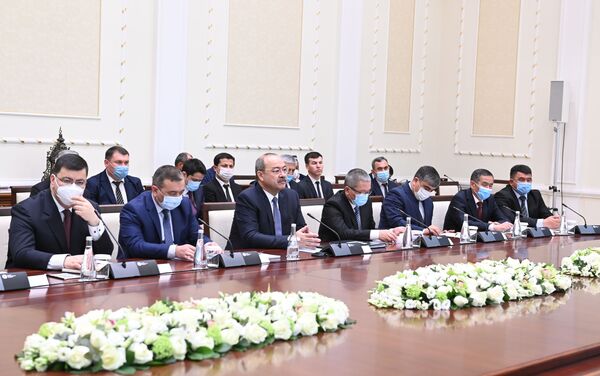 Кыргызскую делегацию возглавляет глава ГКНБ Камчыбек Ташиев, узбекскую — премьер-министр Абдулла Арипов - Sputnik Кыргызстан
