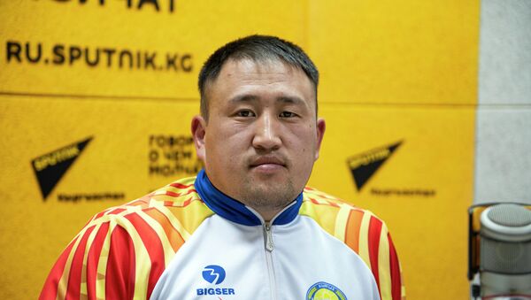 Член национальной сборной по паралимпийской легкой атлетике Адилет Камчыбеков - Sputnik Кыргызстан