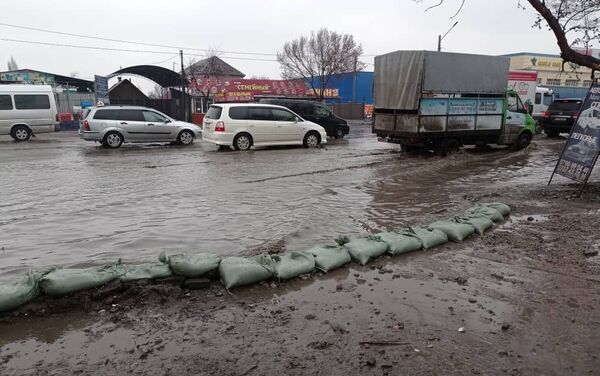 Напомним, в субботу погода в Бишкеке резко испортилась - Sputnik Кыргызстан