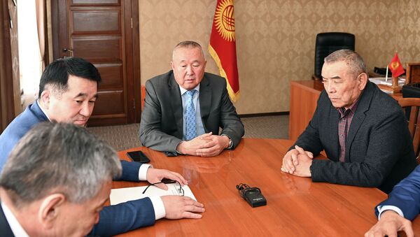 Избрание лидера фракции Ата-Мекен - Sputnik Кыргызстан