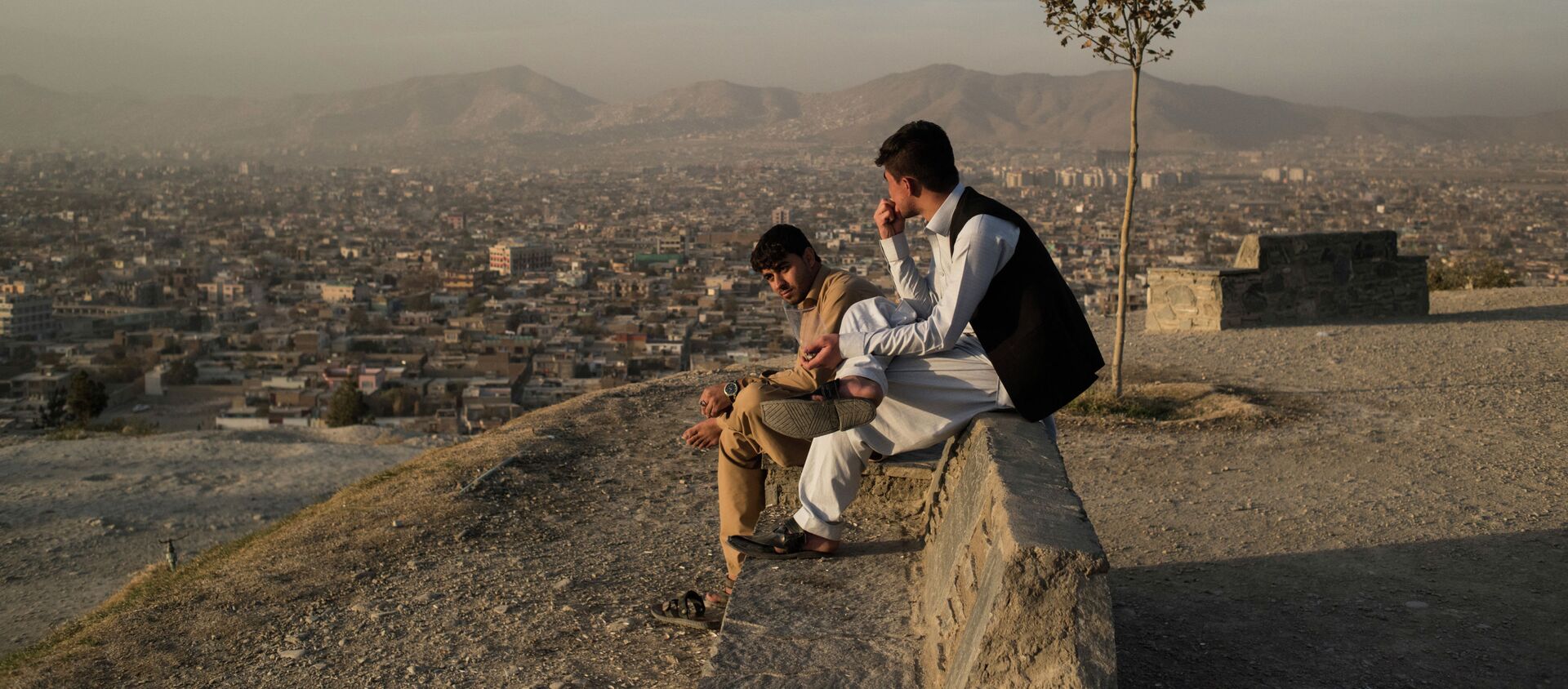 Местные жители во время отдыха в Кабуле, Афганистан. Архивное фото - Sputnik Кыргызстан, 1920, 01.04.2021