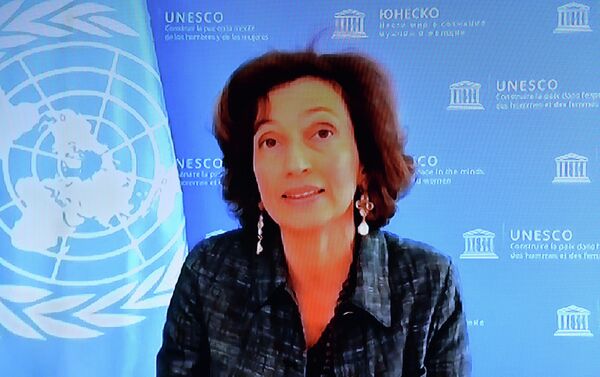 Генеральный директор ЮНЕСКО Одрэ Азуле приняла предложение президента КР Садыра Жапарова о восхождении на пик ЮНЕСКО - Sputnik Кыргызстан