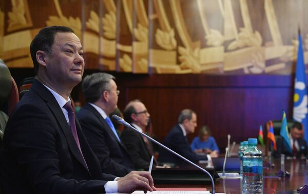 Глава МИД КР Руслан Казакбаев принял участие в очередном заседании Совета министров иностранных дел стран СНГ - Sputnik Кыргызстан