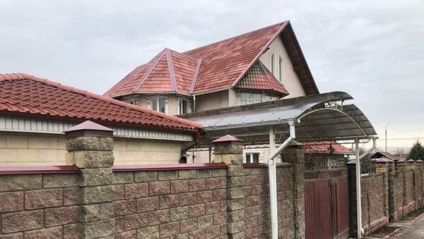 Один из объектов недвижимости, по версии следствия, может принадлежать судье Бишкекского городского суда Дж. М. Б. - Sputnik Кыргызстан