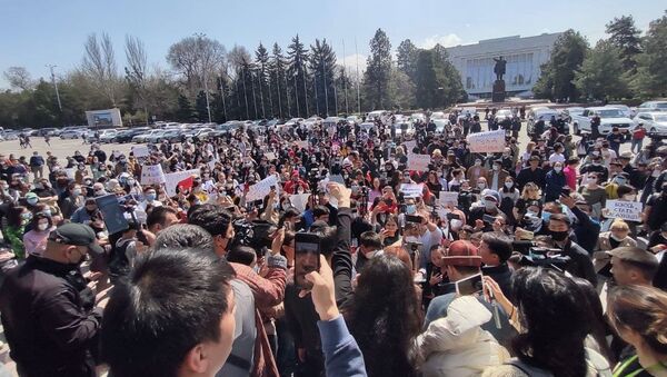 Митинг после похищения и убийства 27-летней девушки - Sputnik Кыргызстан