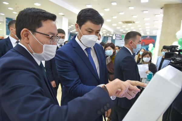 Церемония открытия современного Центра обслуживания населения в Бишкеке - Sputnik Кыргызстан