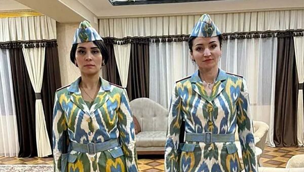 Дизайн новой милицейской формы для женщин в Таджикистане - Sputnik Кыргызстан