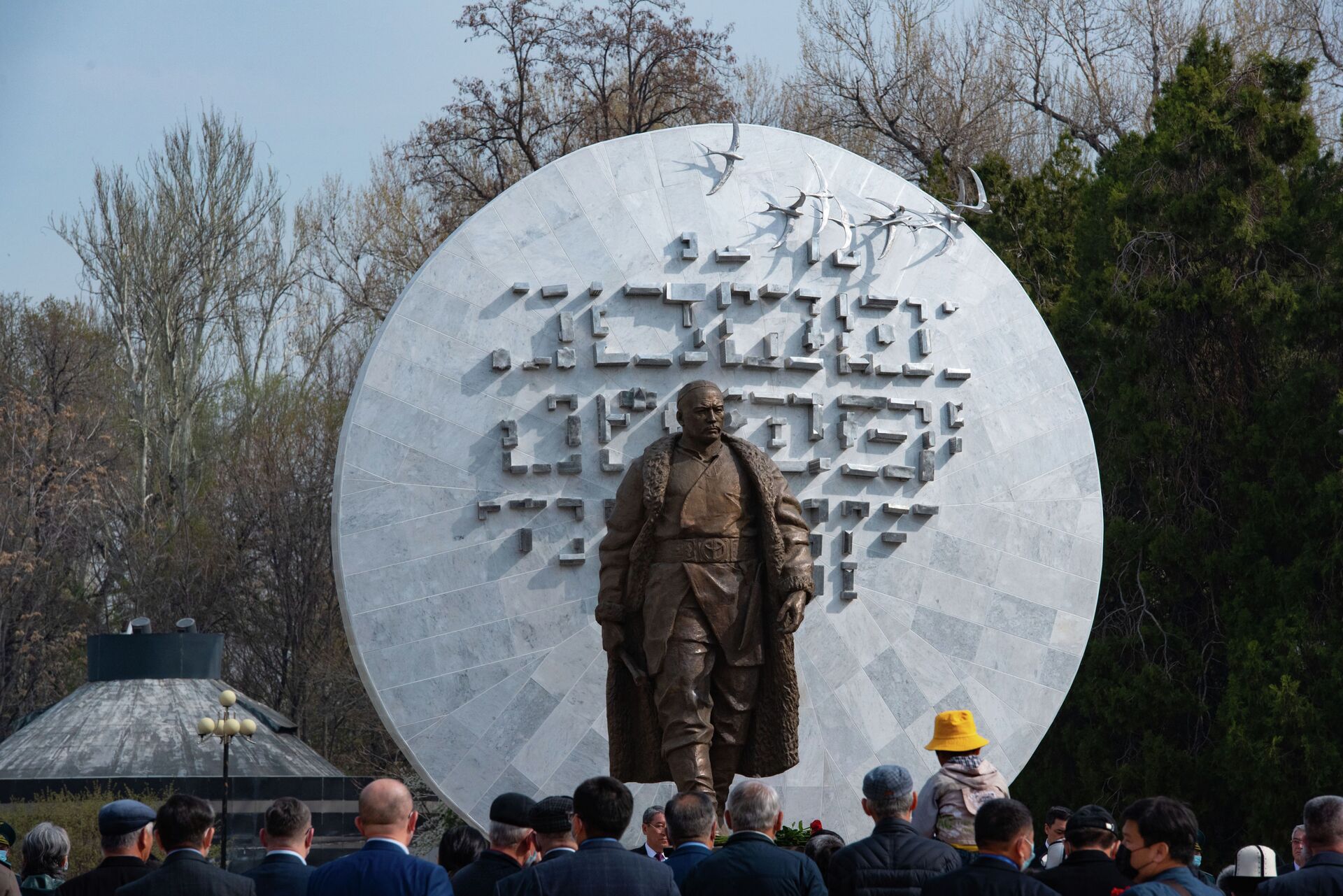 Торжественное открытие памятника Бишкек баатыру - Sputnik Кыргызстан, 1920, 16.12.2021