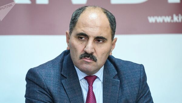 Член правления Совета прессы Азербайджана Азер Хасрет - Sputnik Кыргызстан