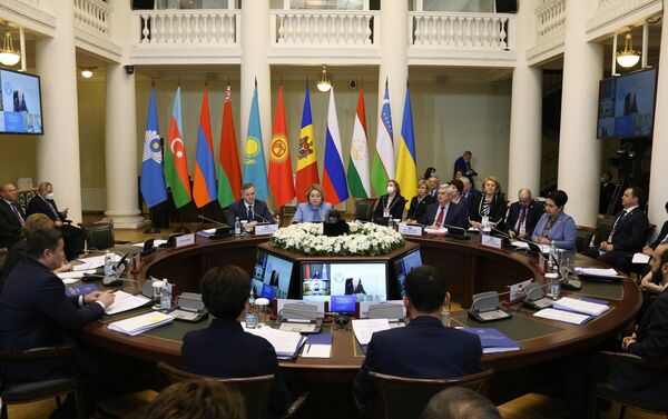Торага Жогорку Кенеша Талант Мамытов призвал коллег из парламентов стран СНГ совместно бороться с современными угрозами - Sputnik Кыргызстан