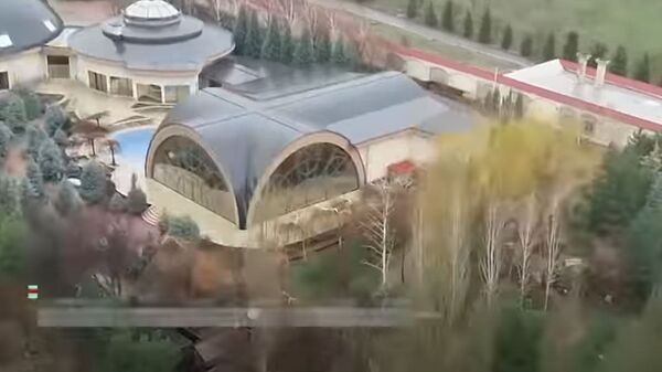 Как выглядит роскошная дача Гульнары Каримовой — ее выставили на торги. Видео - Sputnik Кыргызстан