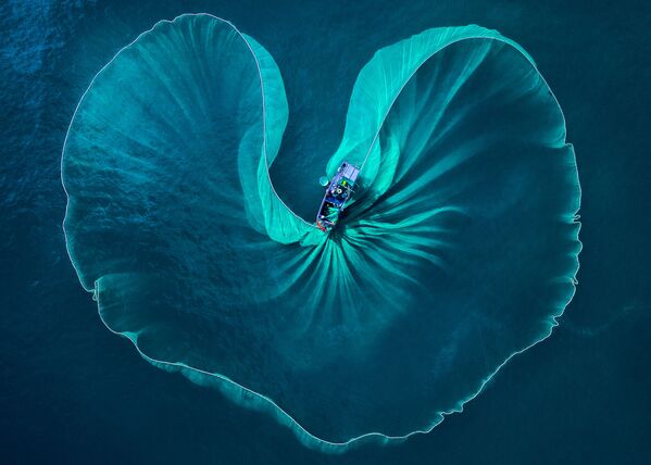 Снимок Heart of the sea вьетнамского фотографа Phuoc Hoai Nguyen, высоко оцененный на конкурсе All About Photo Awards 2021 - Sputnik Кыргызстан