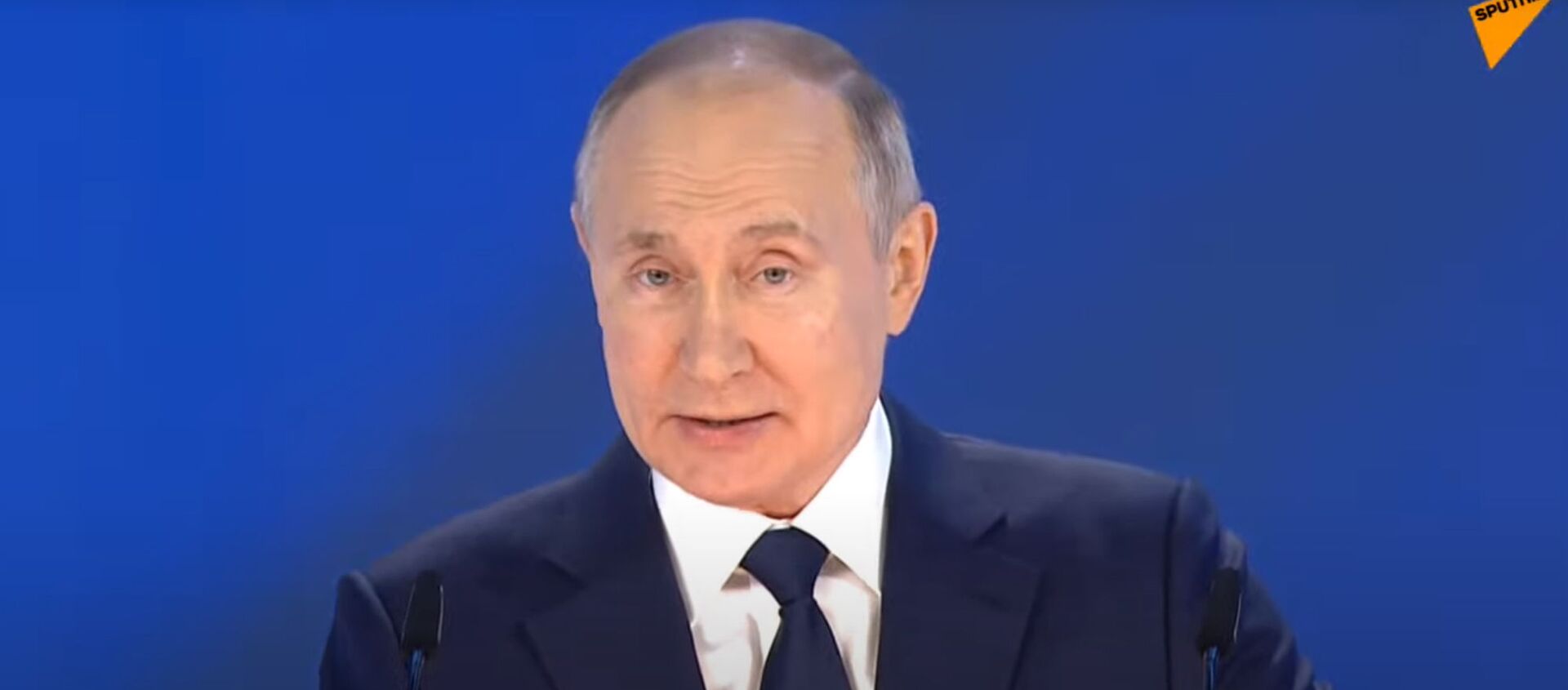 Путин оглашает ежегодное послание Федеральному собранию — запись прямого эфира - Sputnik Кыргызстан, 1920, 21.04.2021