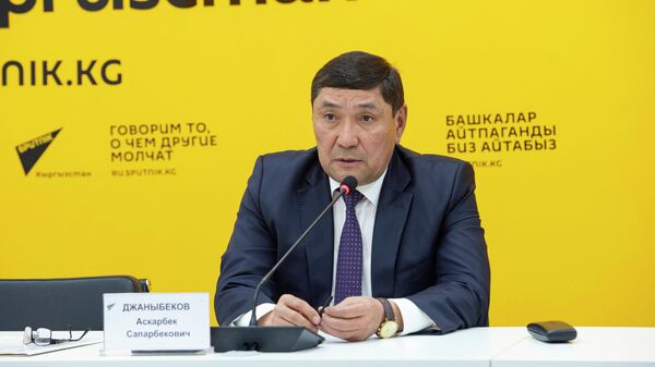 Министр сельского, водного хозяйства и развития регионов Аскарбек Джаныбеков - Sputnik Кыргызстан