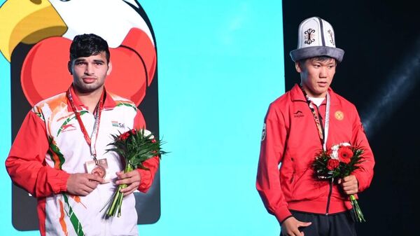Боксчу Жантөрө Ташиев (оң жакта) дүйнө чемпионатында утту - Sputnik Кыргызстан