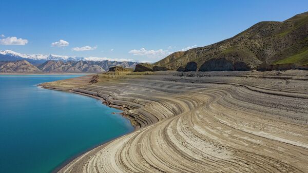 Снижение уровня воды в Токтогульском водохранилище. Архивное фото  - Sputnik Кыргызстан