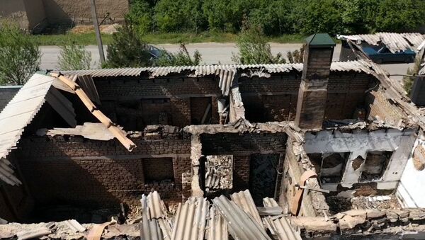 Как сейчас выглядит разрушенное и сожженное село на границе с РТ — видео - Sputnik Кыргызстан