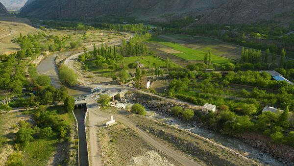 Водораздел Головной на кыргызско-таджикской границе - Sputnik Кыргызстан
