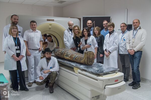 Польские ученые прозвали беременную мумию Загадочной дамой. - Sputnik Кыргызстан