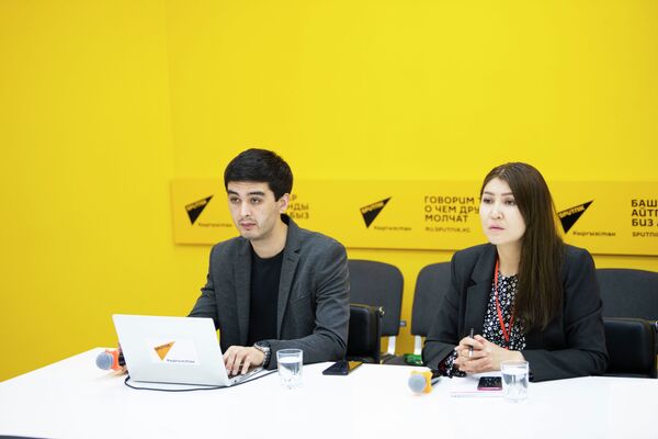Журналисты Sputnik Бегимай Бакашева и Алимджан Валиев - Sputnik Кыргызстан