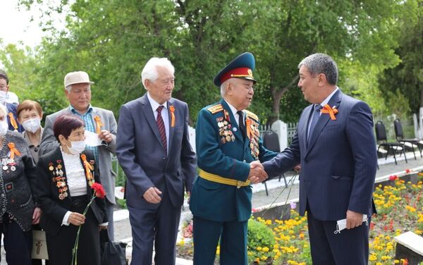 На Братском кладбище похоронены 248 участников ВОВ - Sputnik Кыргызстан