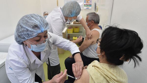 Вакцинация от коронавируса в Бишкеке. Архивное фото - Sputnik Кыргызстан
